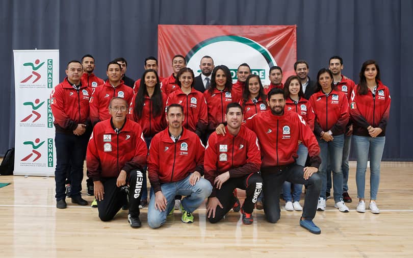  Entrega de uniformes a equipo mexicano de frontón